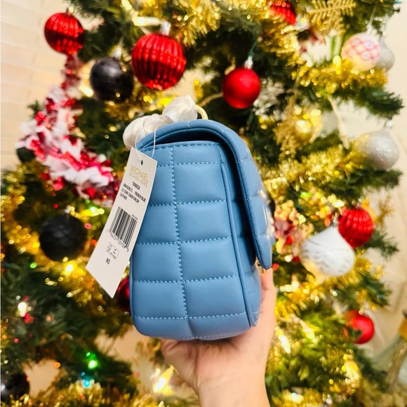 Michael Kors Tribeca Large Quilted Leather Shoulder Bag - Picture 3 of 9